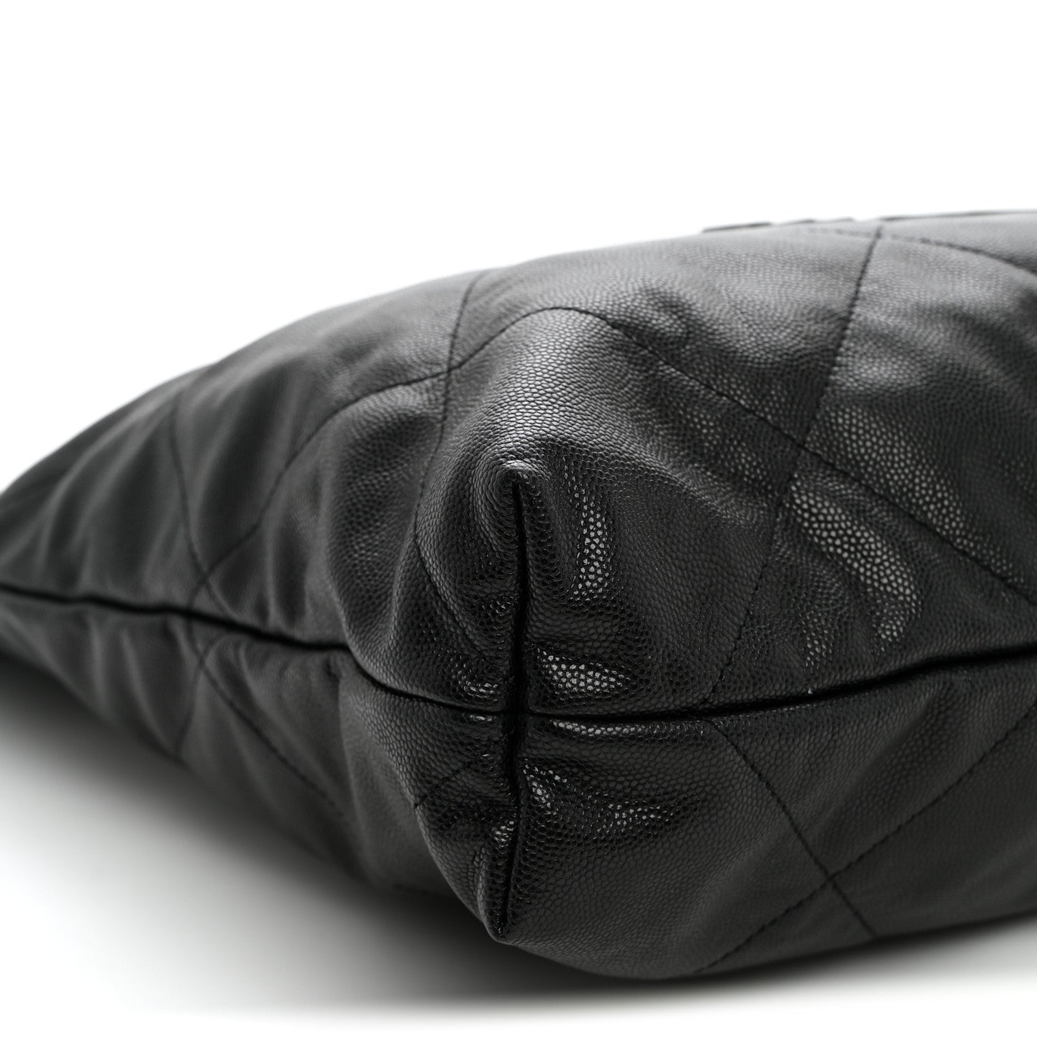 Shiny Caviar Quilted Monochrome Chanel 22 Black