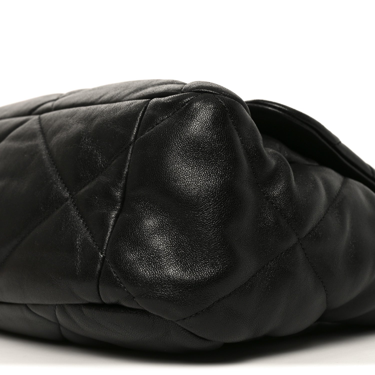 Lambskin Quilted Maxi Chanel 19 Flap Black