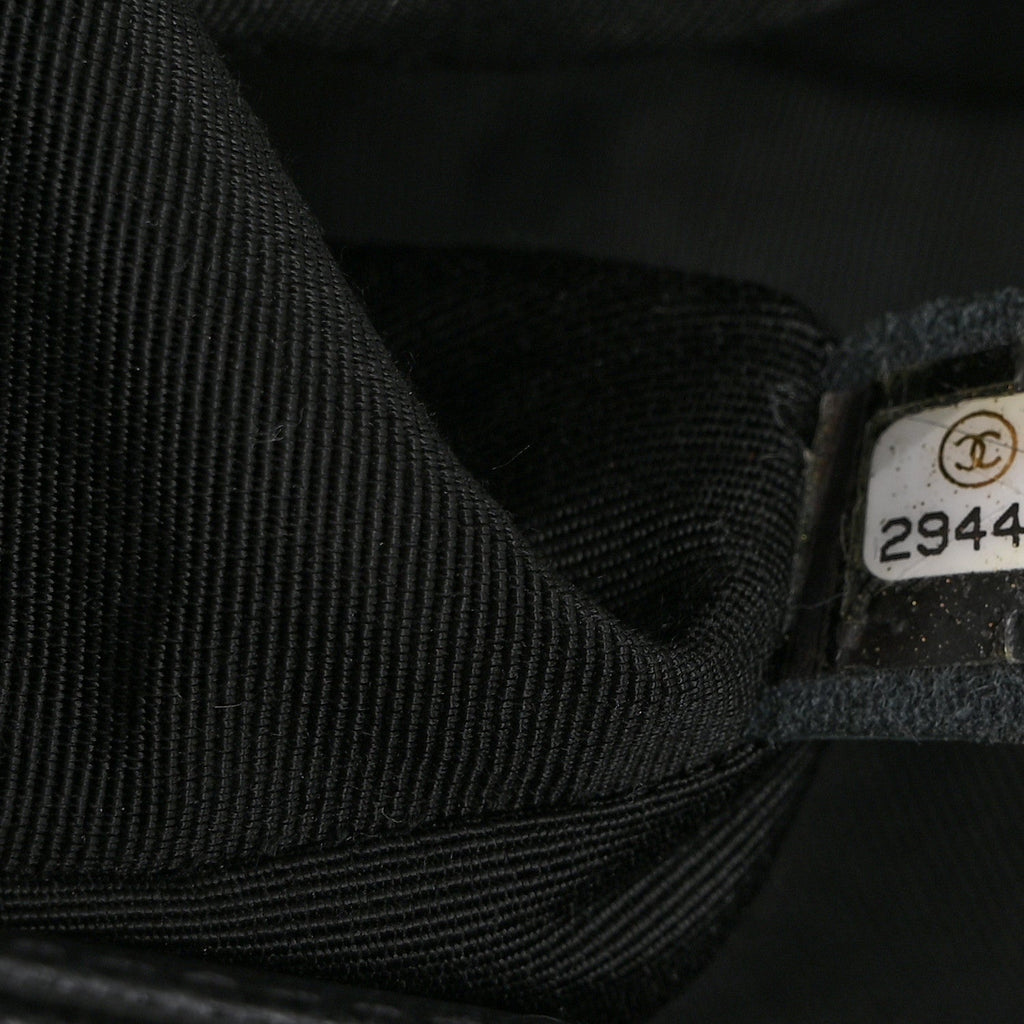 Caviar Quilted Medium Boy Flap Black