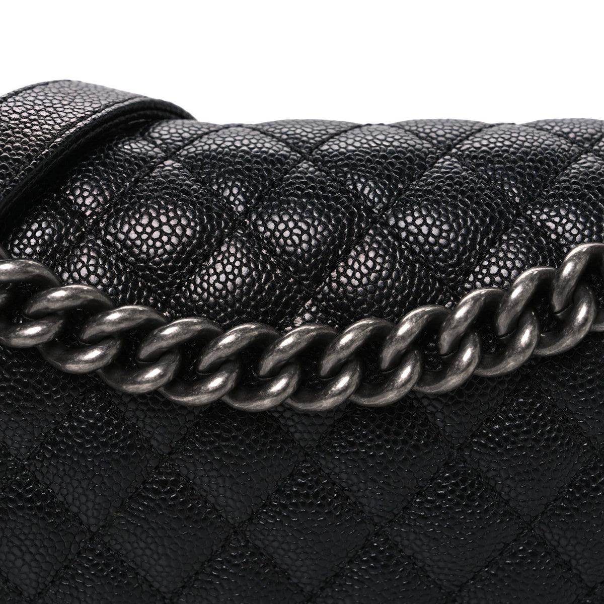 Caviar Quilted Medium Boy Flap Black