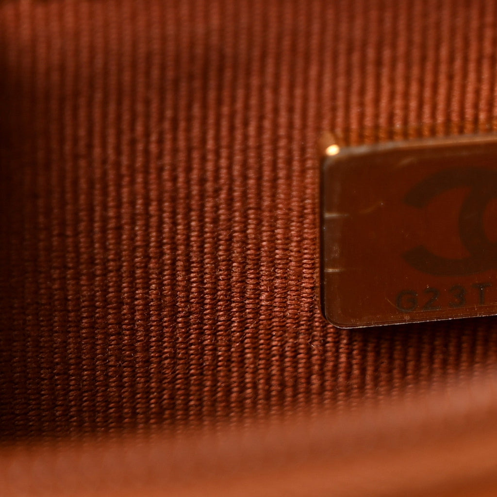 Shiny Caviar Quilted Strass Wallet On Chain WOC Light Brown