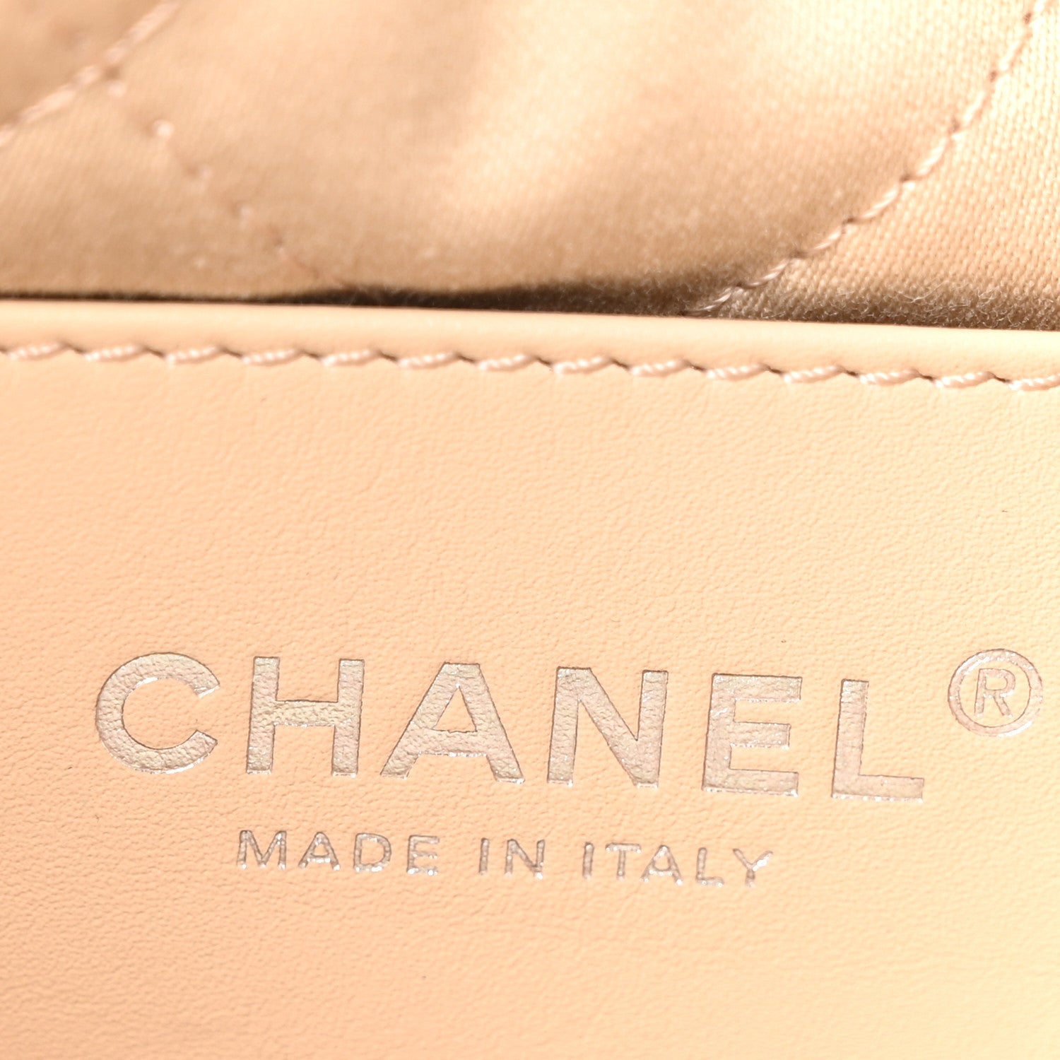 Shiny Calfskin Quilted Rainbow Mini Chanel 22 White