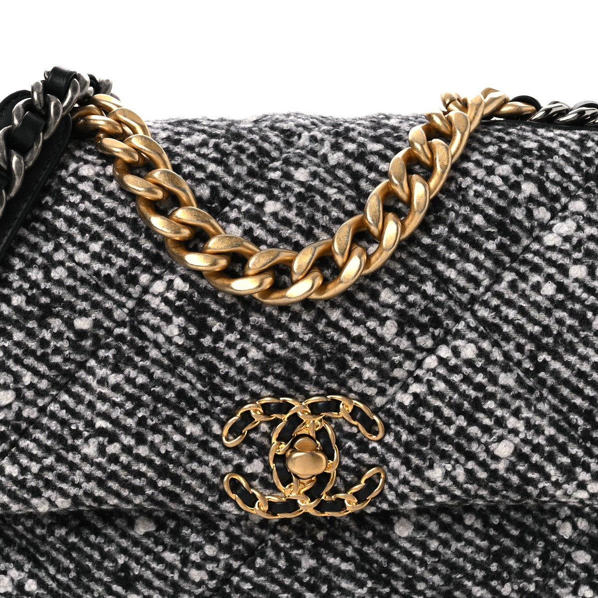 Tweed Quilted Medium Chanel 19 Flap Black White