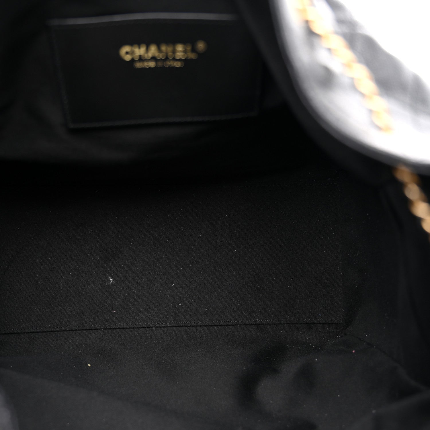 Caviar Quilted Medium Chanel 25 Handbag Black