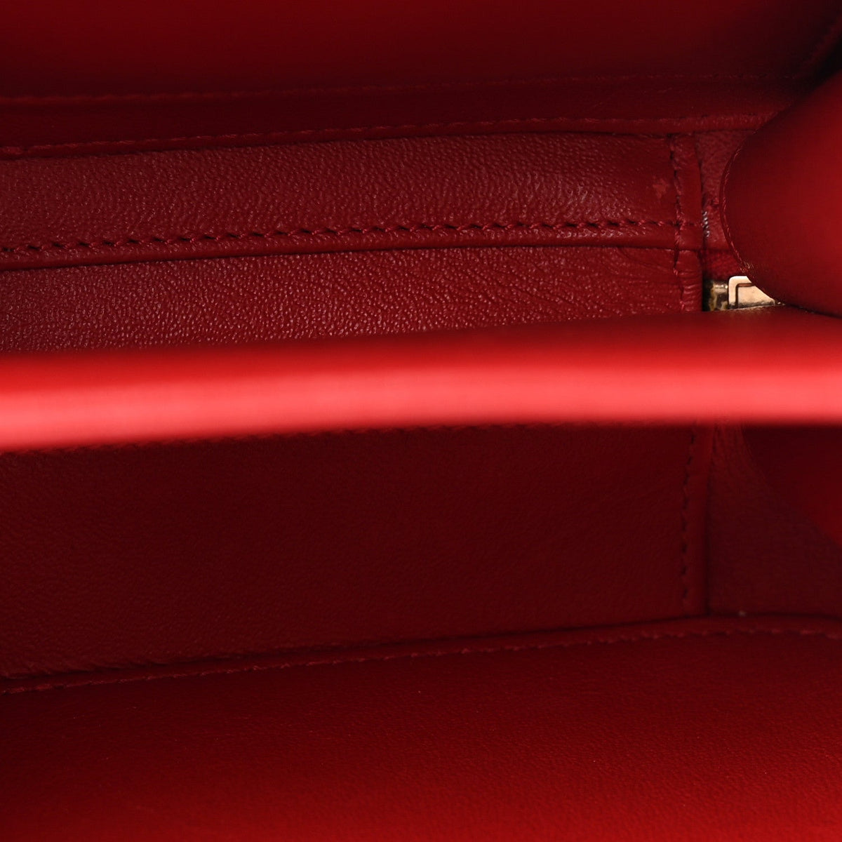 Caviar Quilted Small CC Filigree Vanity Case Red
