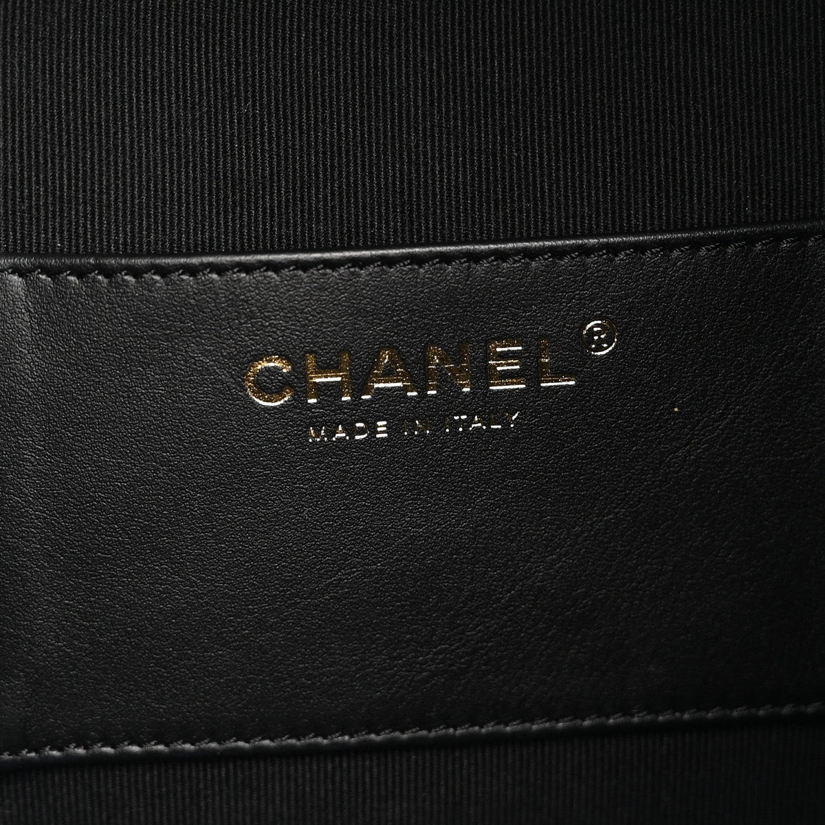 Shiny Crumpled Calfskin Quilted Medium Chanel 25 Handbag Black