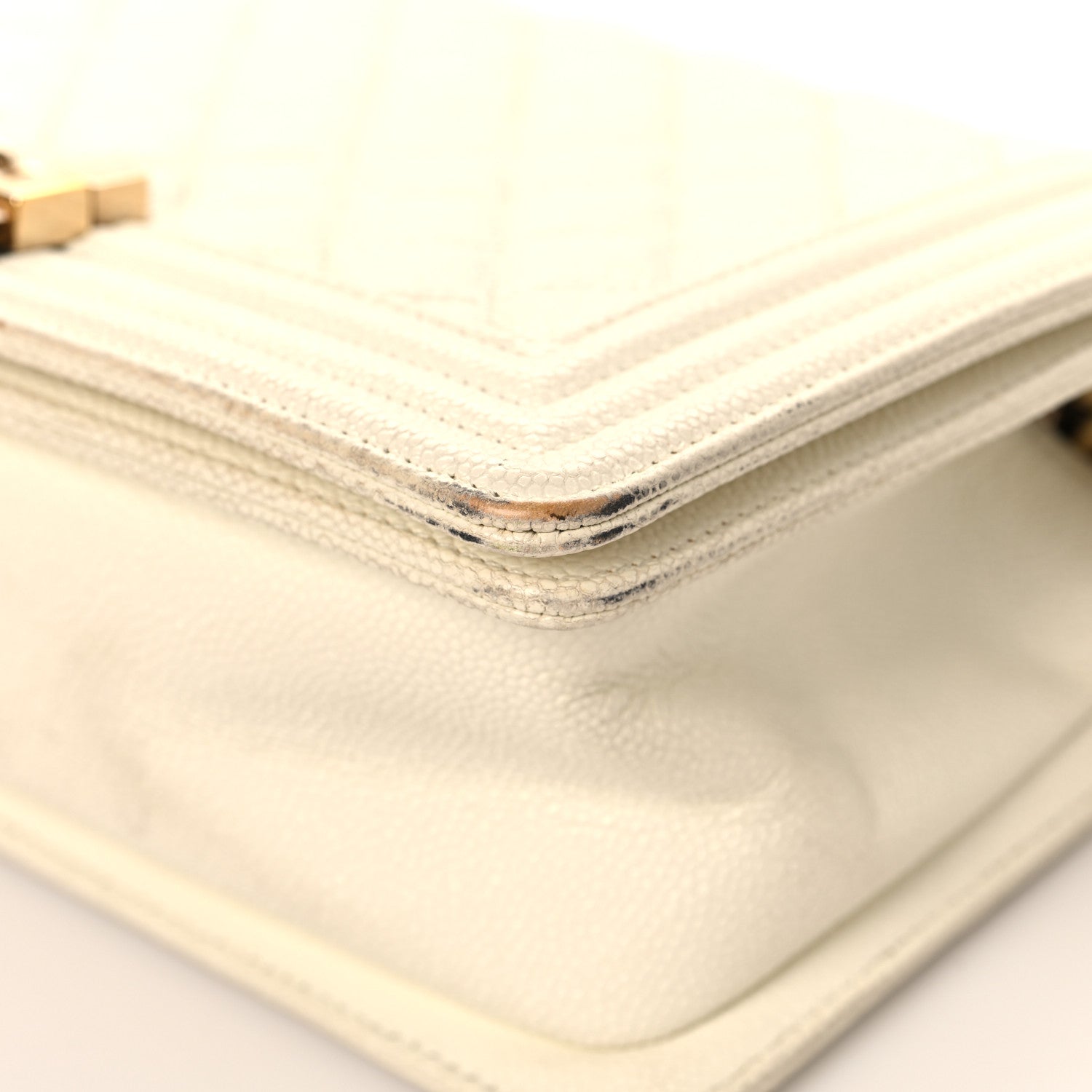 Caviar Quilted Medium Boy Flap White