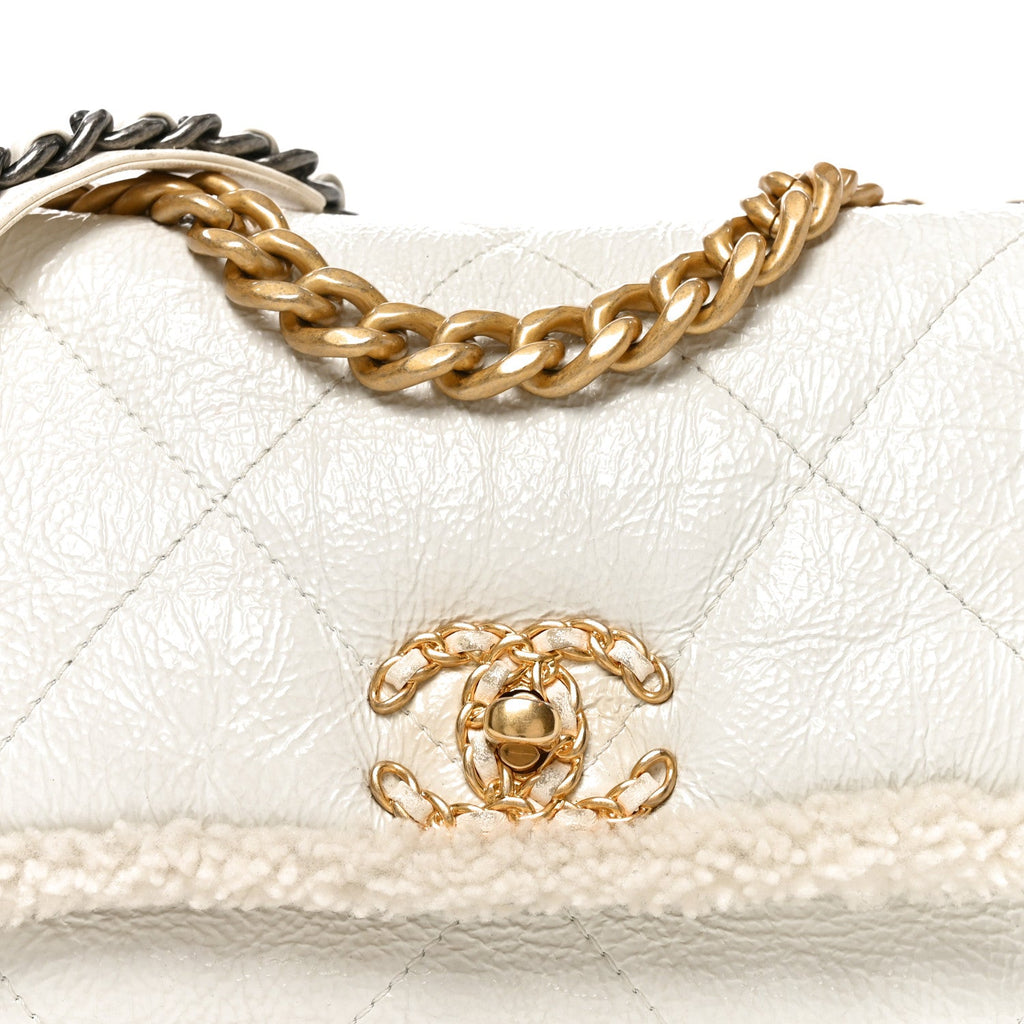 Crumpled Calfskin Shearling Sheepskin Medium Chanel 19 Flap White
