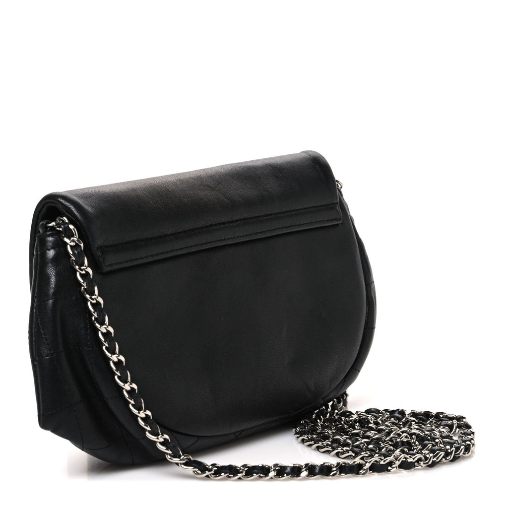 Lambskin Half Moon Wallet On Chain WOC Black