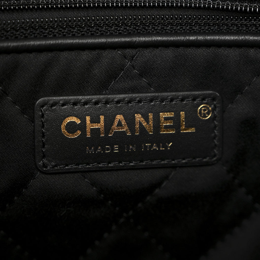 Shiny Calfskin Quilted Chanel 22 Black