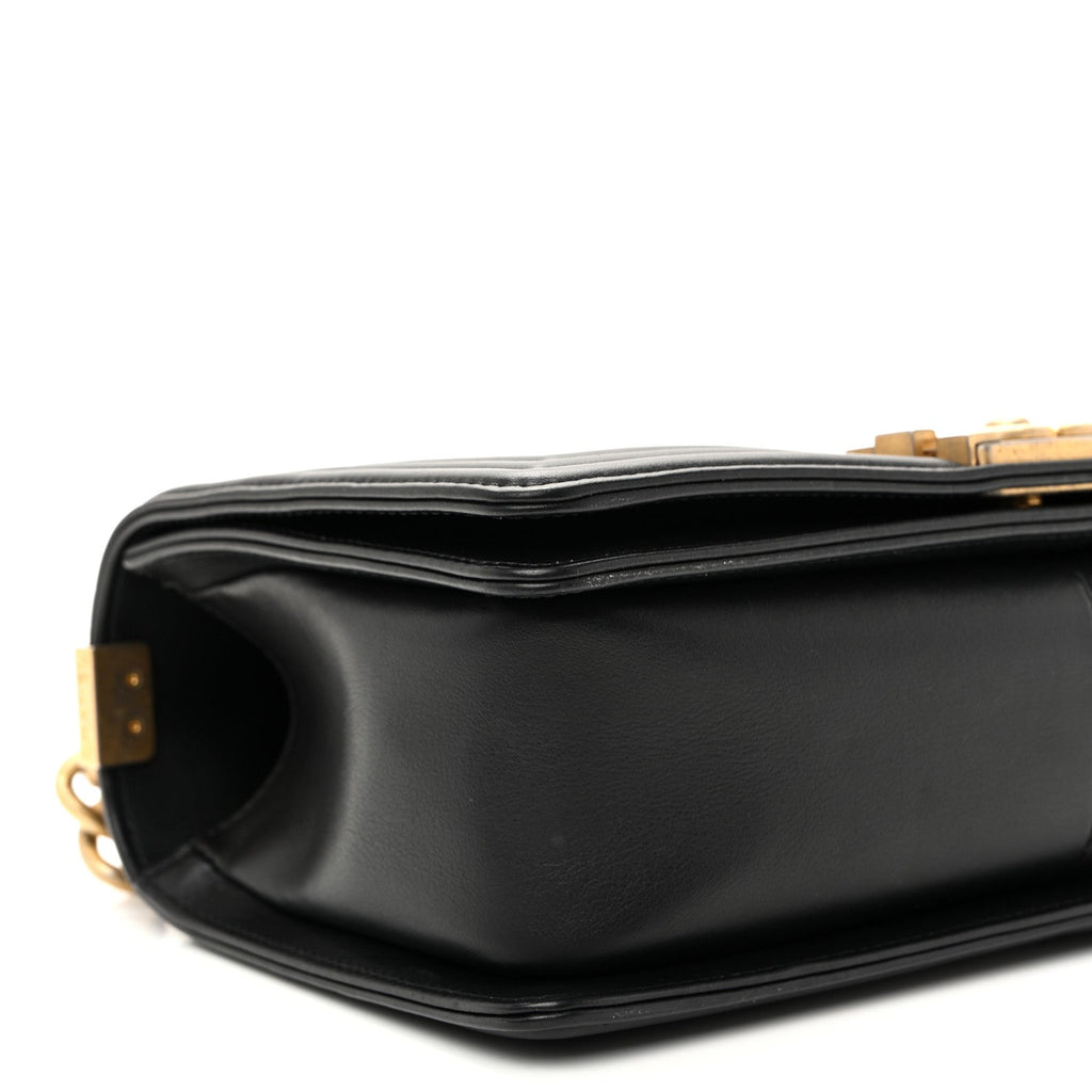 Calfskin Chevron Quilted Medium Boy Flap Black