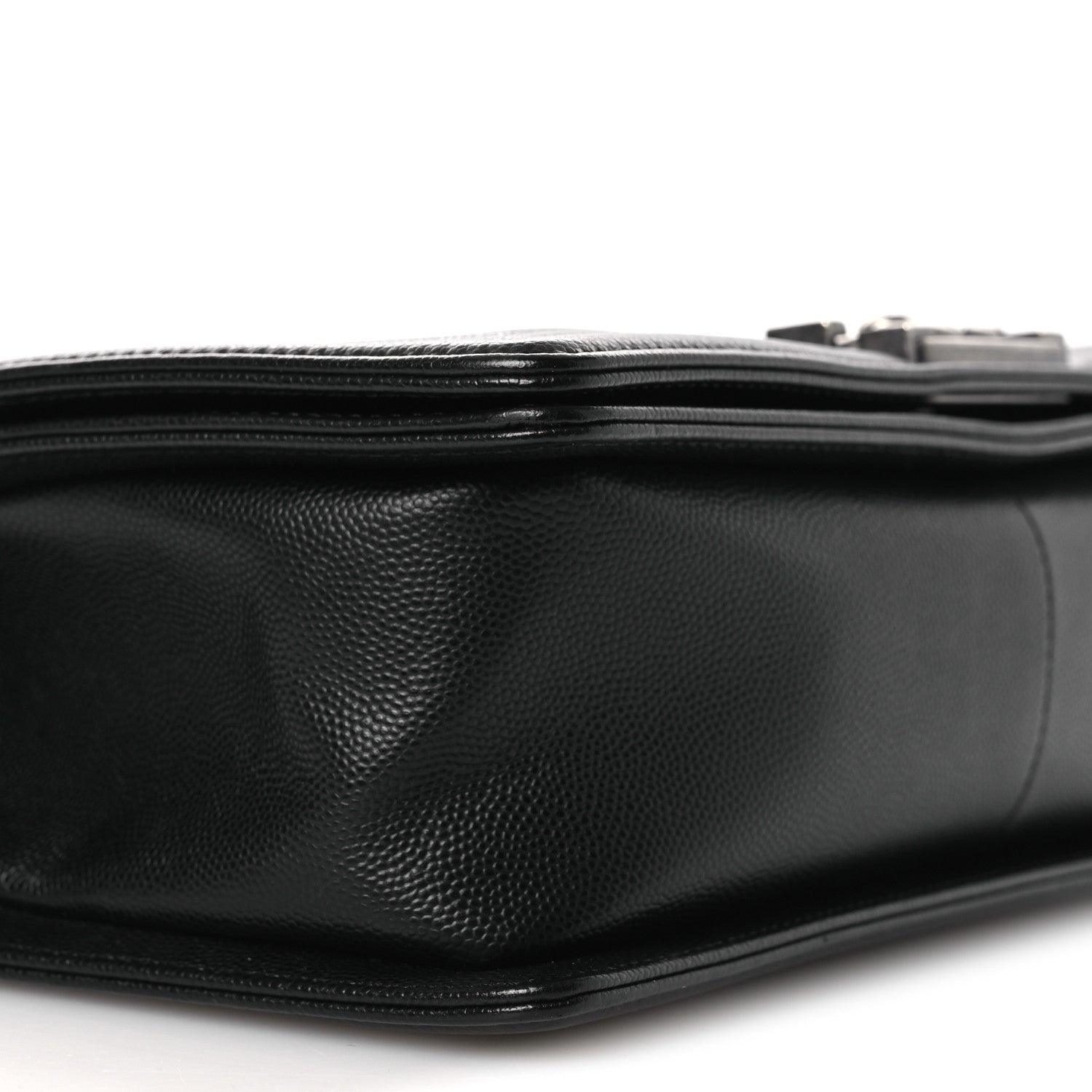 Caviar Quilted Medium Boy Flap Black
