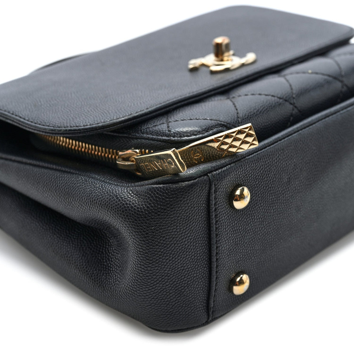 Caviar Quilted Medium Business Affinity Flap Black