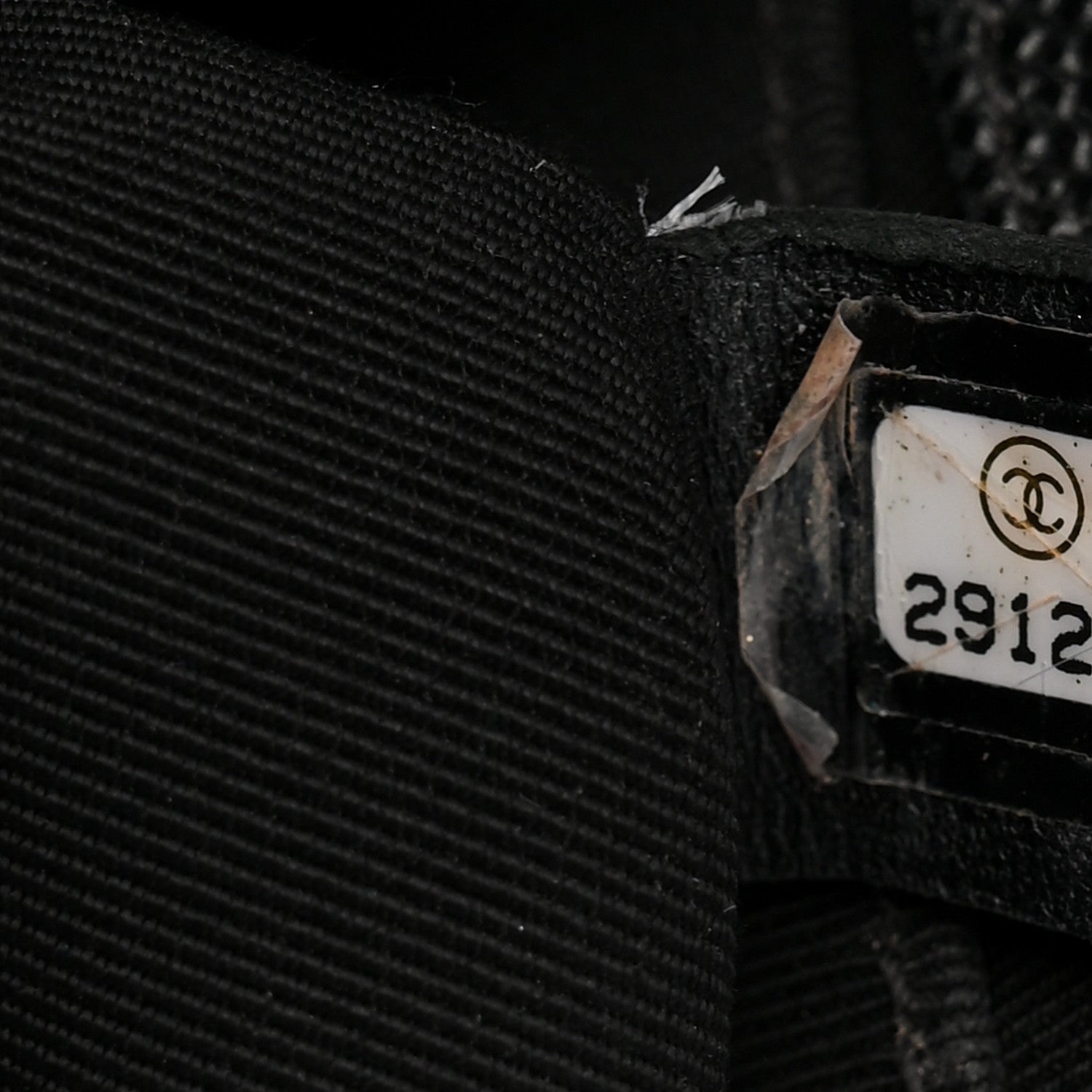 Caviar Quilted Medium Boy Flap Black