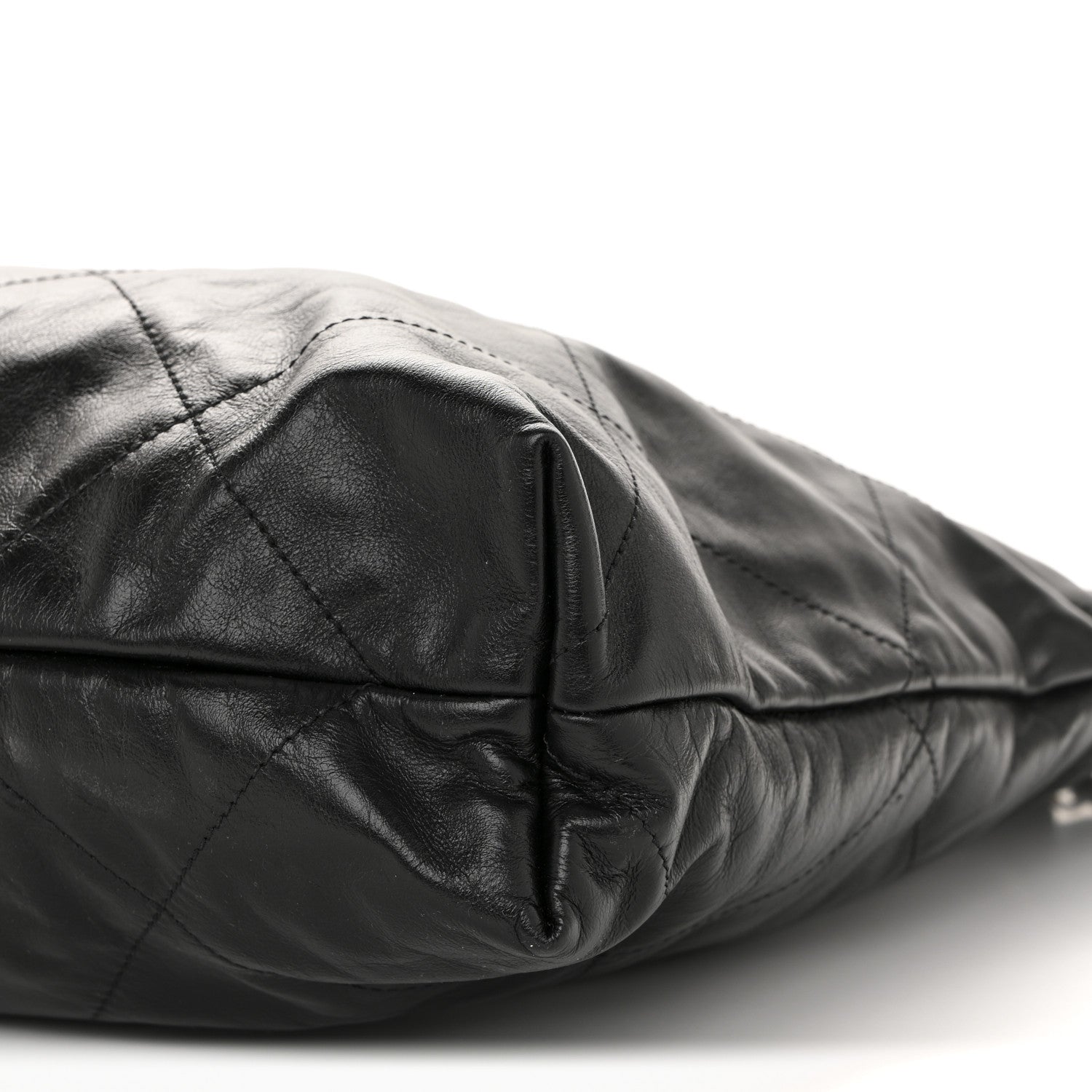 Shiny Calfskin Quilted Chanel 22 Black