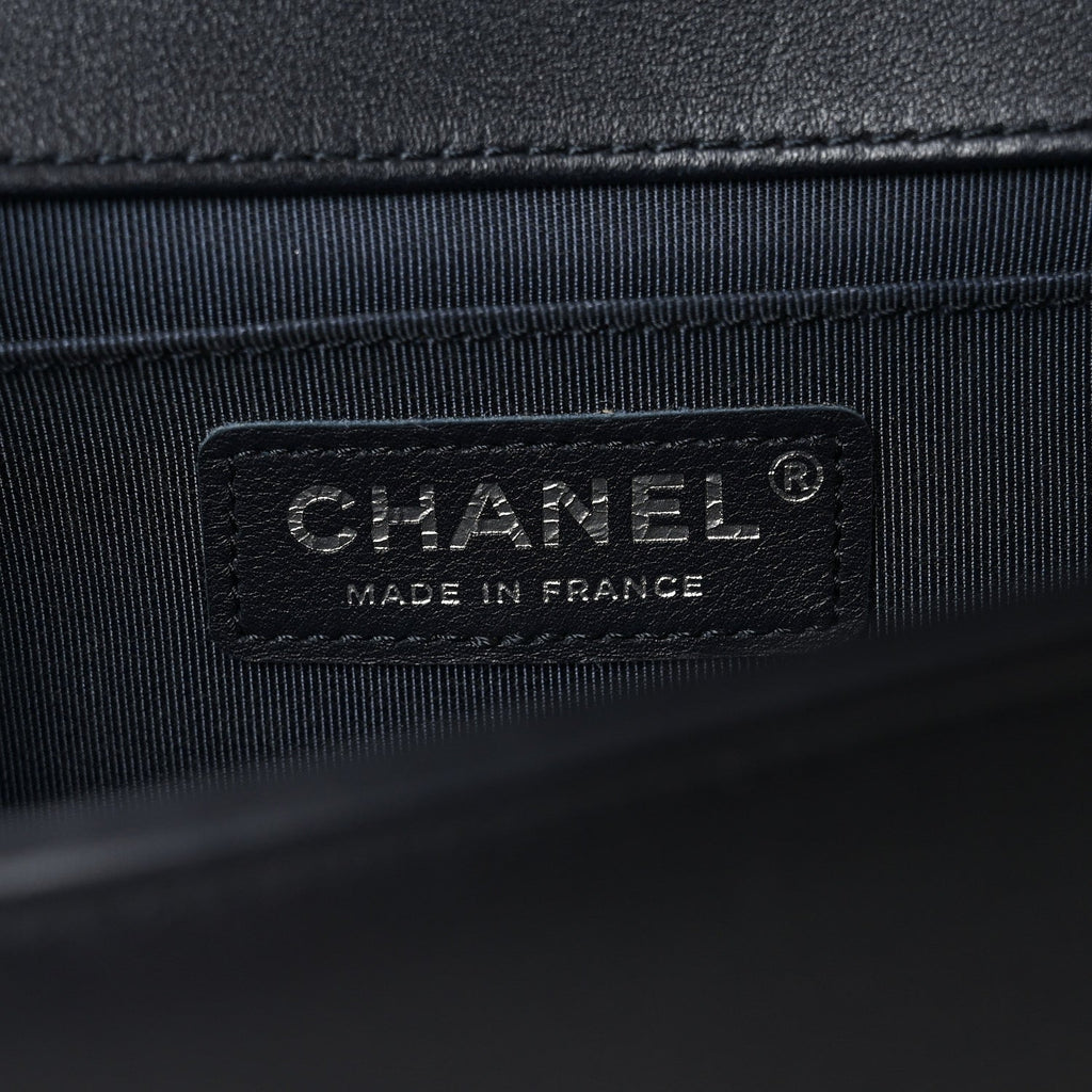 Lambskin Chevron Quilted Medium Boy Flap Black