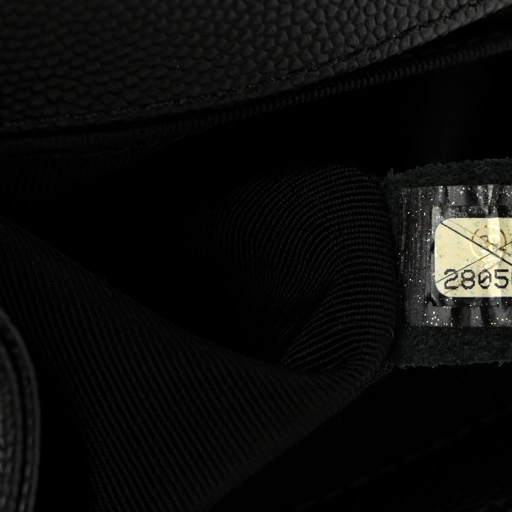 Caviar Quilted Medium Boy Flap Black