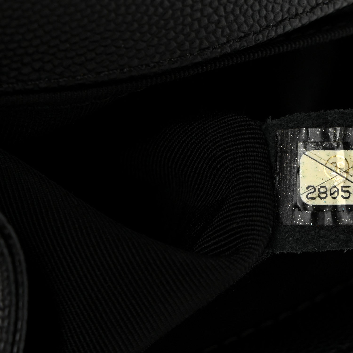 Caviar Quilted Medium Boy Flap Black