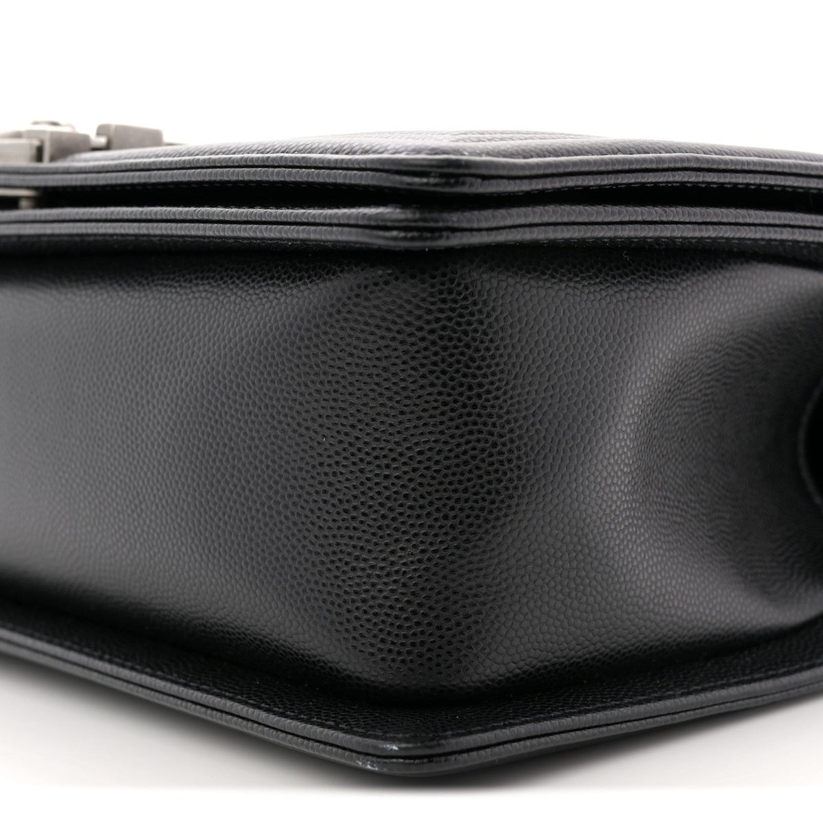 Caviar Quilted Medium Boy Flap Black
