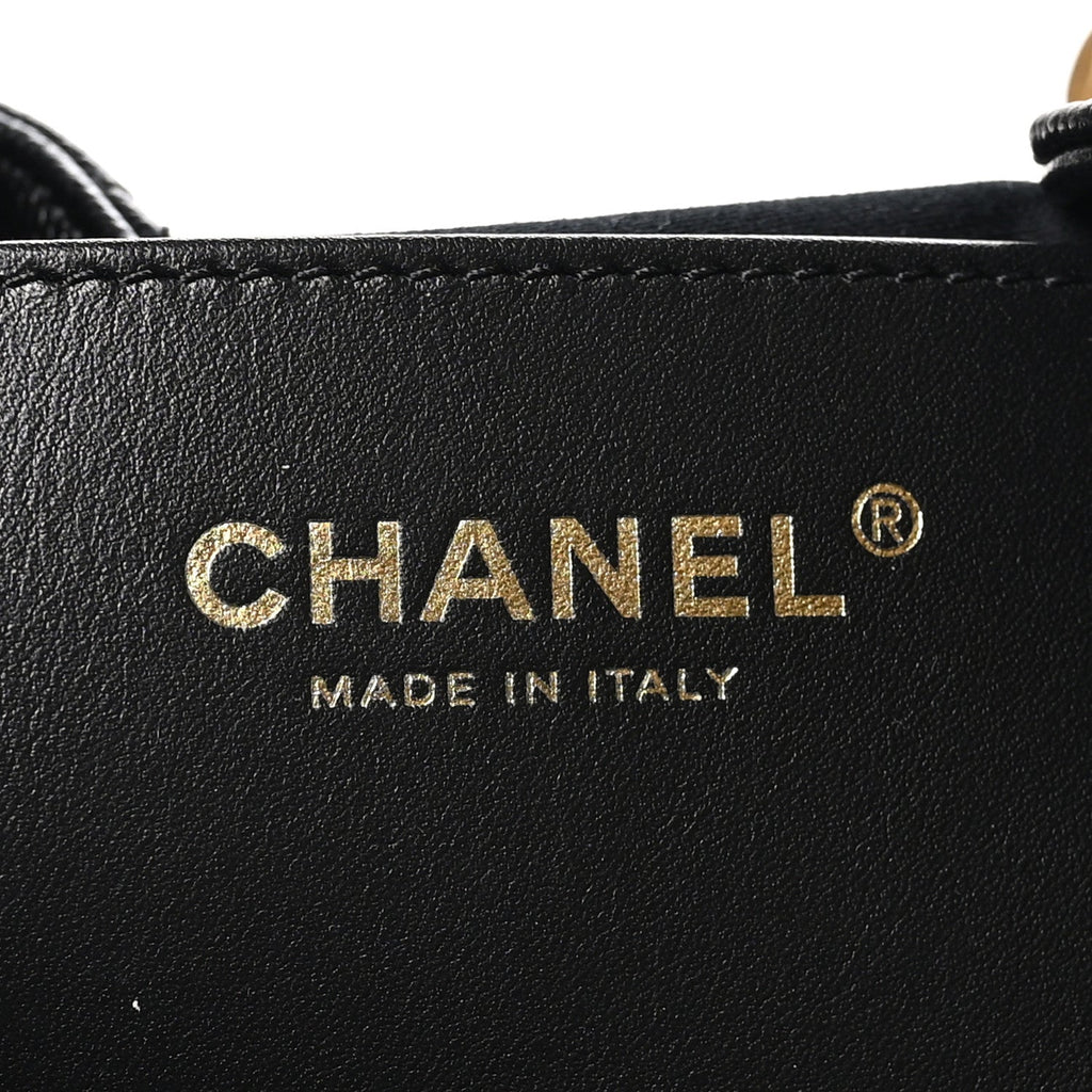 Caviar Quilted Medium Chanel 25 Handbag Black