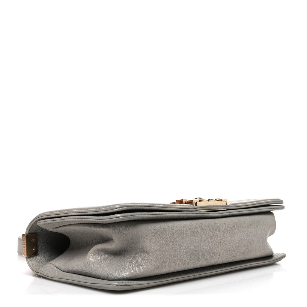 Caviar Quilted Medium Boy Flap Light Grey