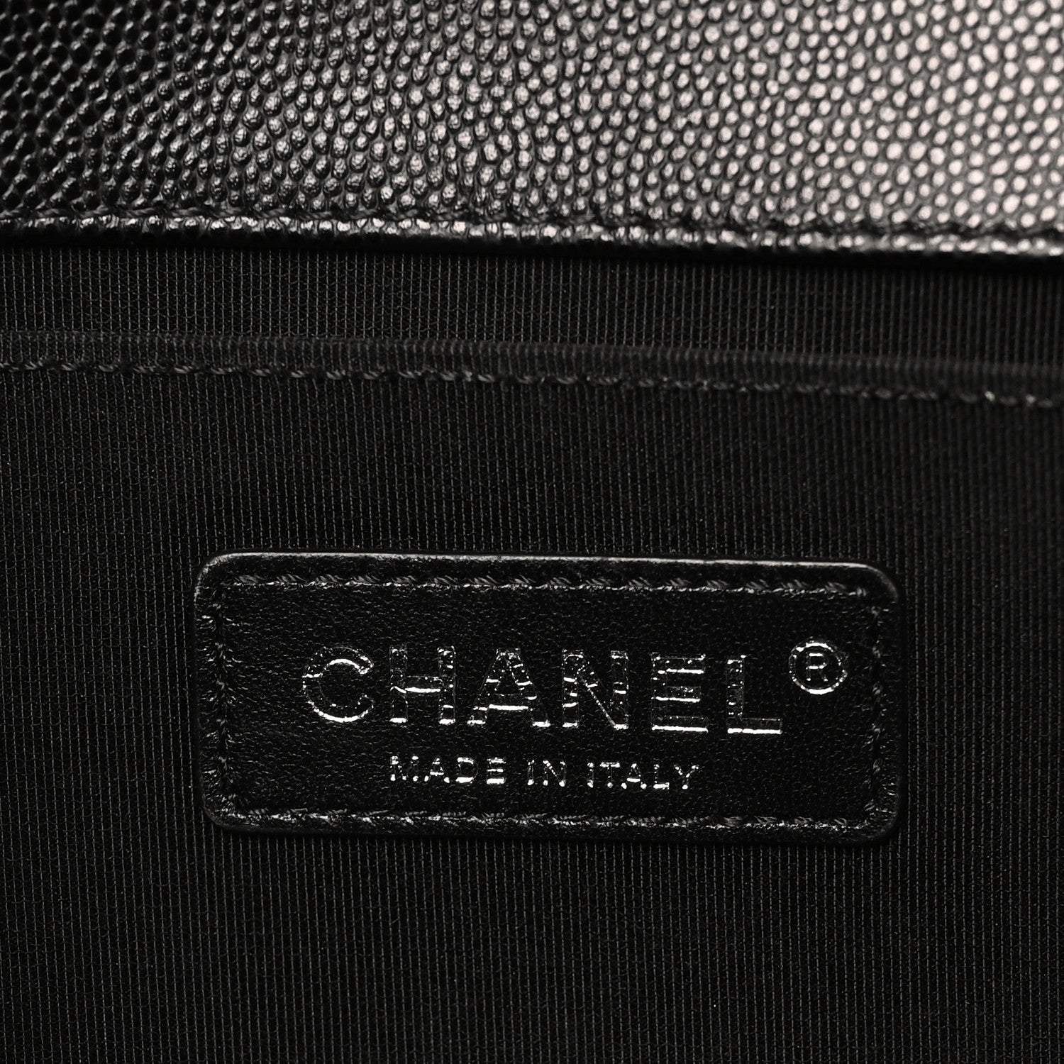Caviar Quilted Medium Boy Flap Black