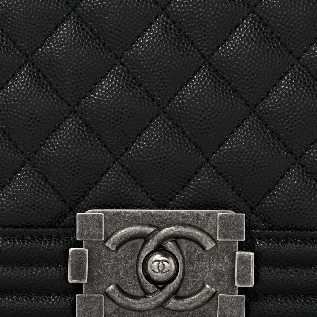 Caviar Quilted Medium Boy Flap Black