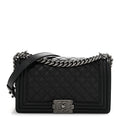 Caviar Quilted Medium Boy Flap Black