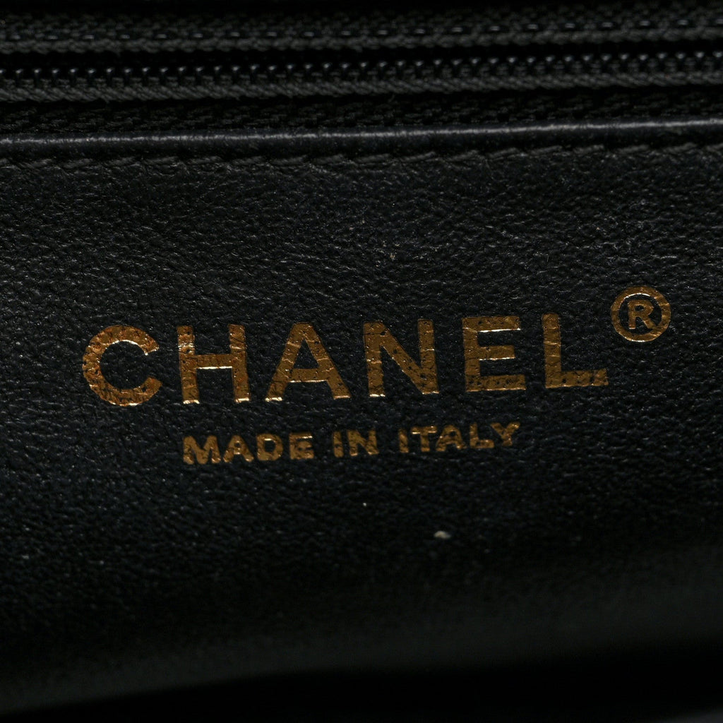 Caviar Quilted Medium Business Affinity Flap Black