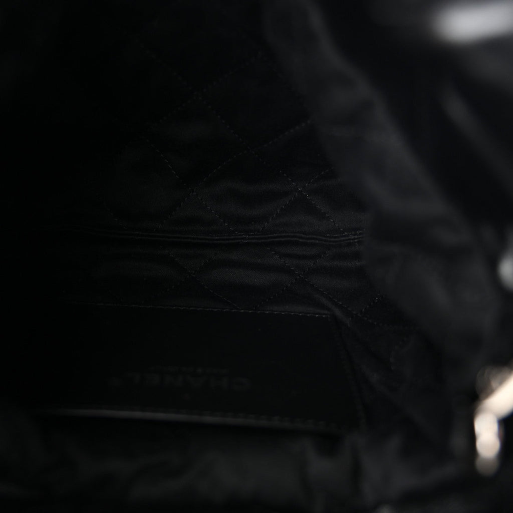 Shiny Calfskin Quilted Mini Chanel 22 So Black