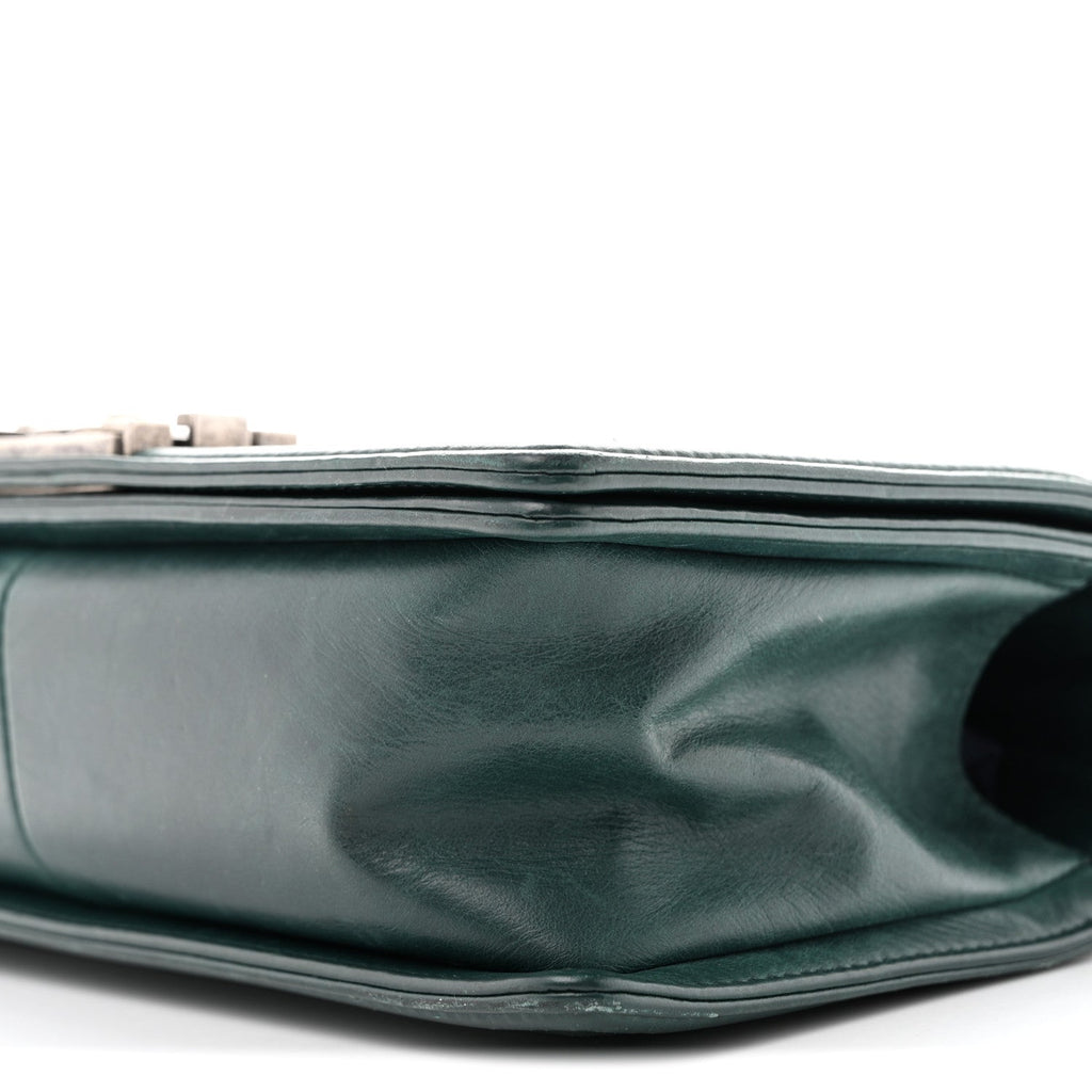 Calfskin Double Stitch Medium Boy Flap Green