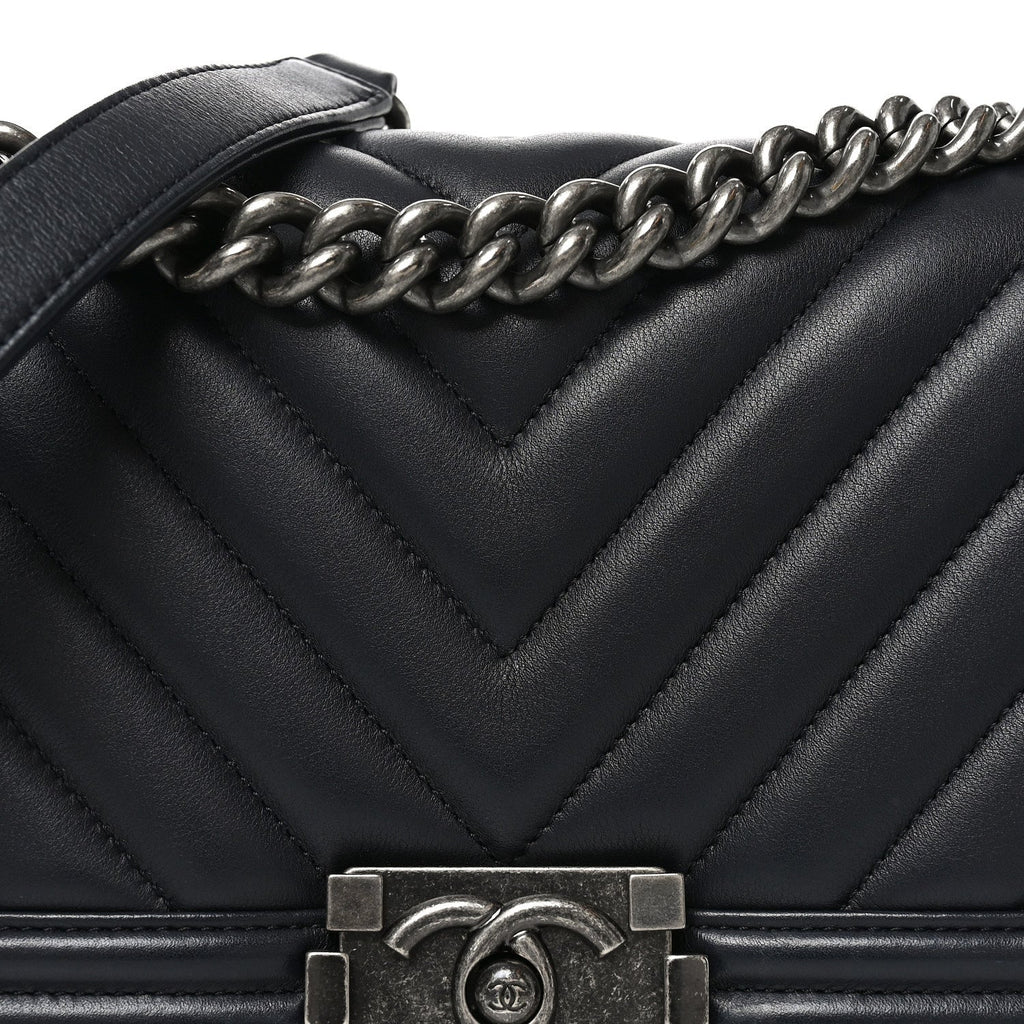 Lambskin Chevron Quilted Medium Boy Flap Black