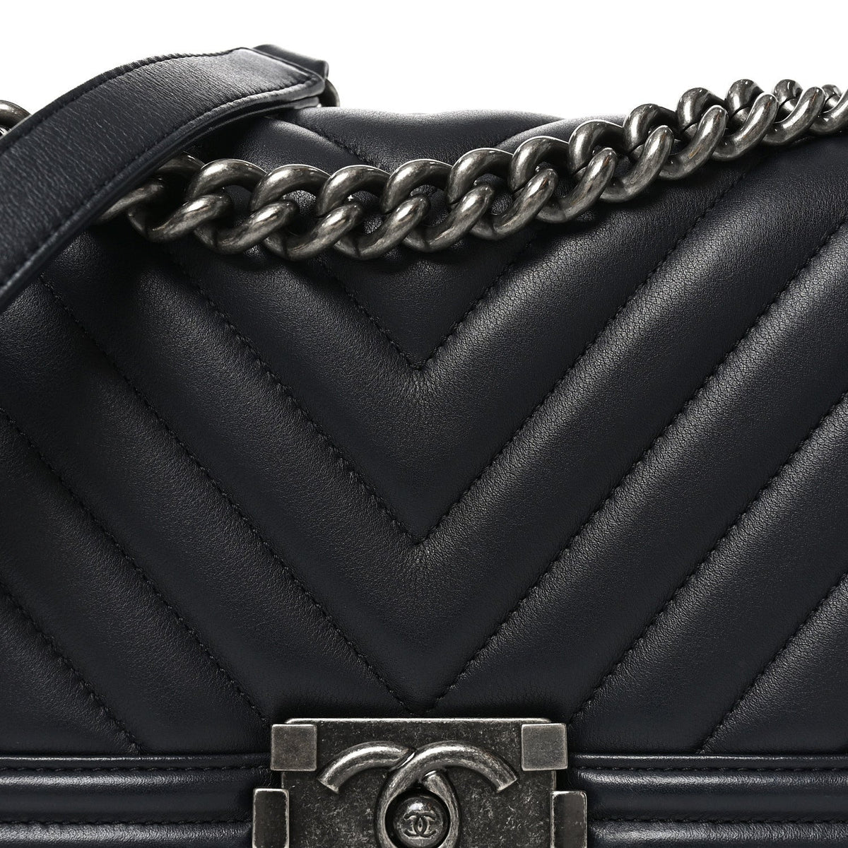 Lambskin Chevron Quilted Medium Boy Flap Black
