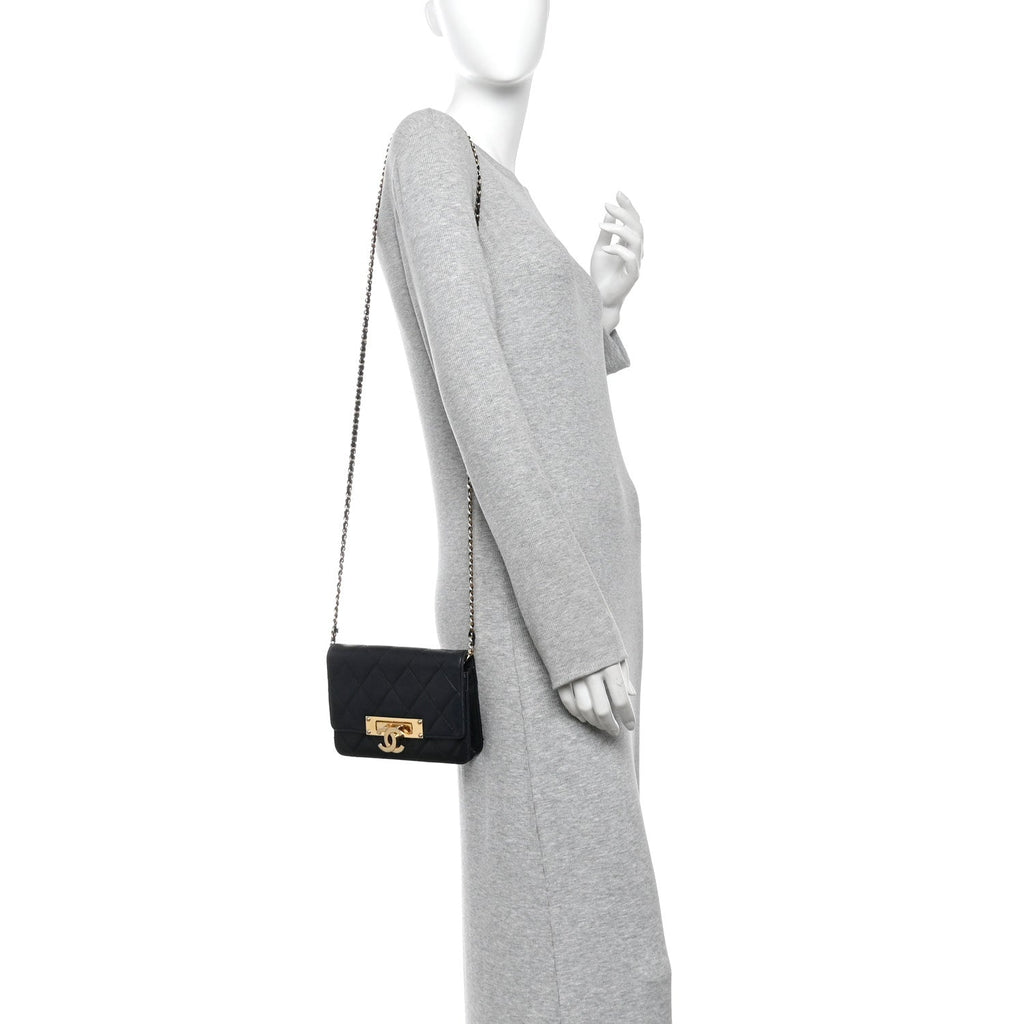 Lambskin Quilted Golden Class Wallet on Chain WOC Black