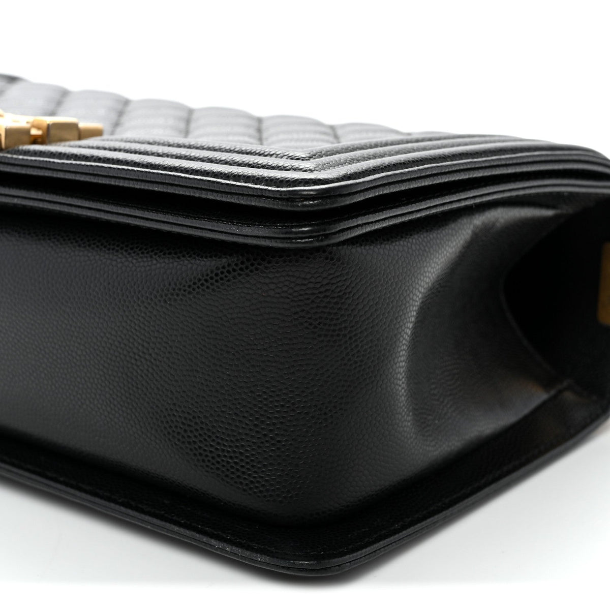 Caviar Quilted Medium Boy Flap Black