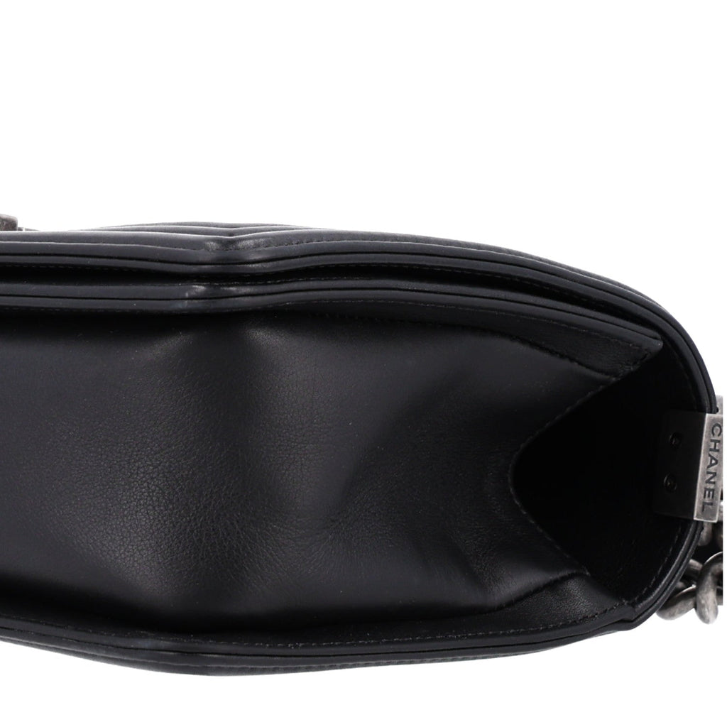 Lambskin Chevron Quilted Medium Boy Flap Black