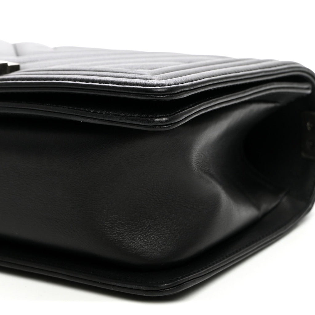 Calfskin Chevron Quilted Medium Boy Flap Black