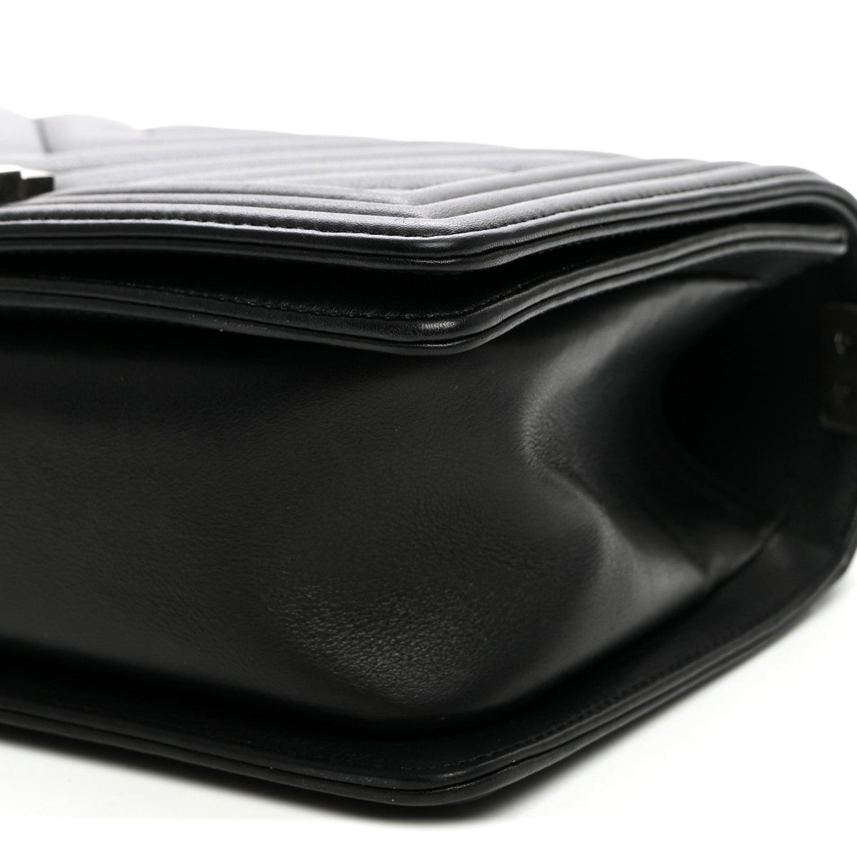 Calfskin Chevron Quilted Medium Boy Flap Black