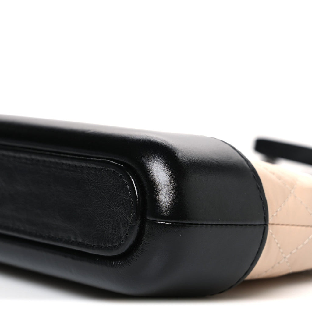 Aged Calfskin Quilted Small Gabrielle Clutch With Chain Beige Black