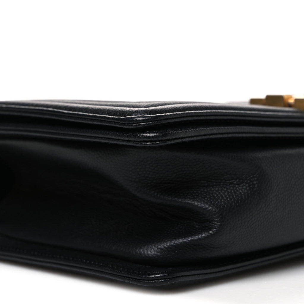 Caviar Quilted Medium Boy Flap Black