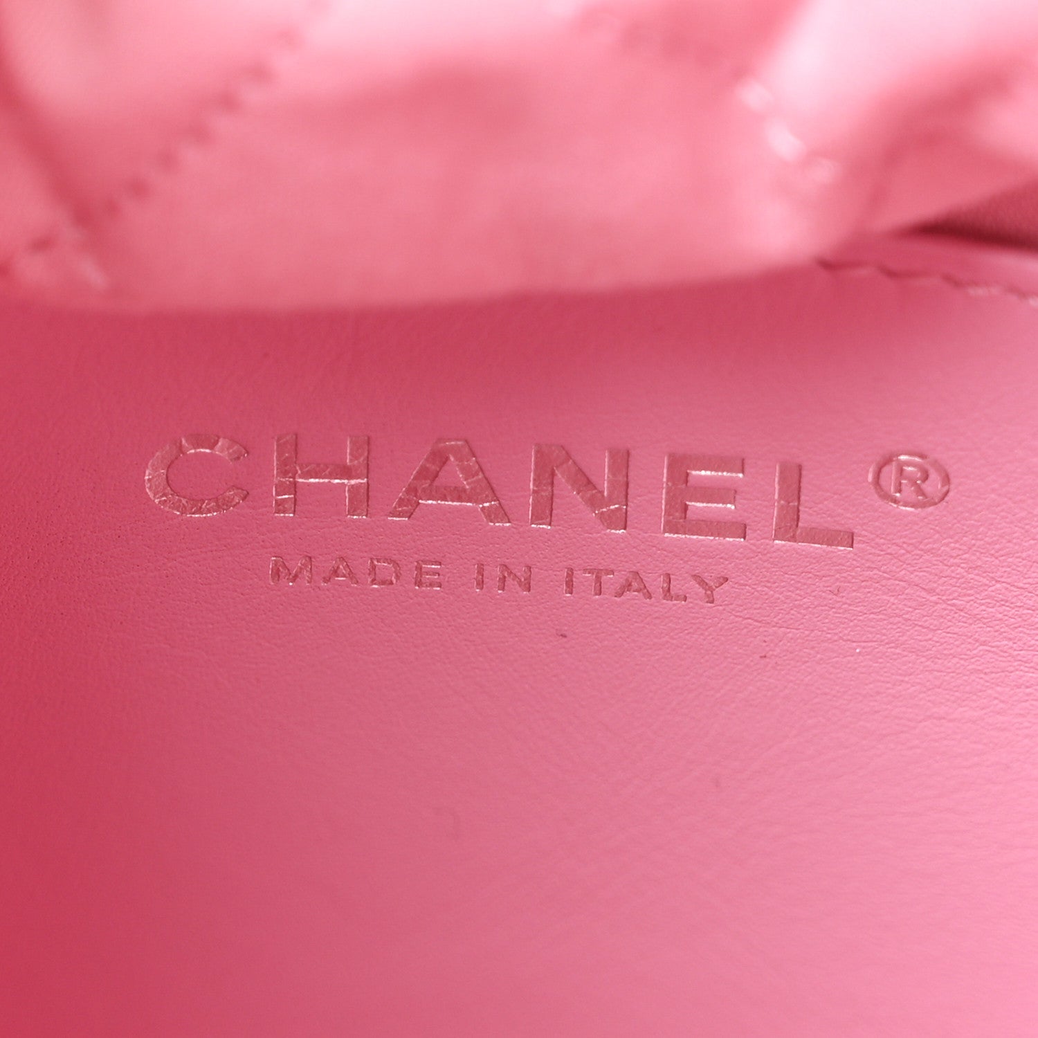 Metallic Lambskin Lacquered Monochrome Quilted Mini Chanel 22 Pink