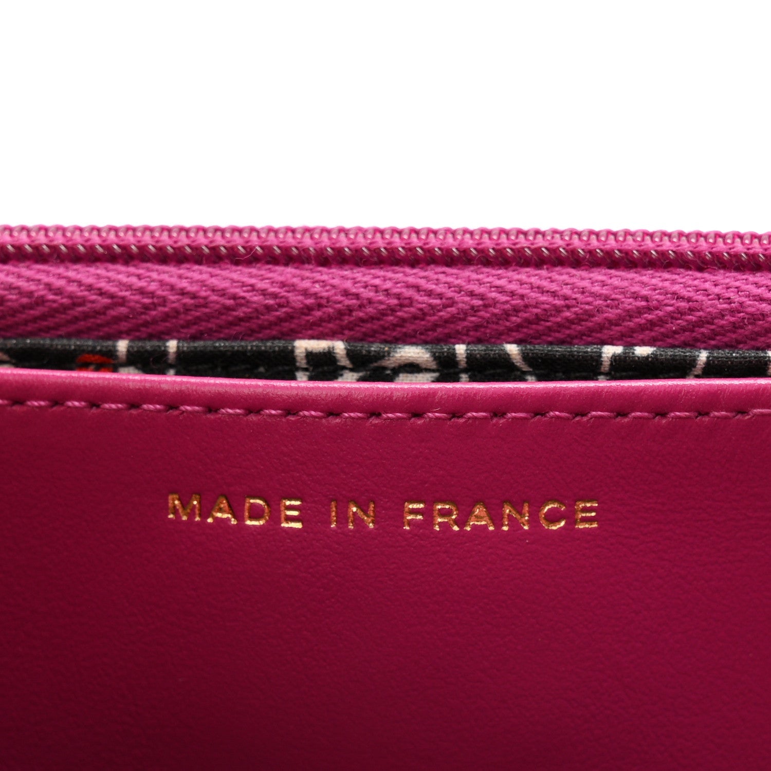 Caviar Quilted Chain Embossed CC Wallet On Chain WOC Fuchsia
