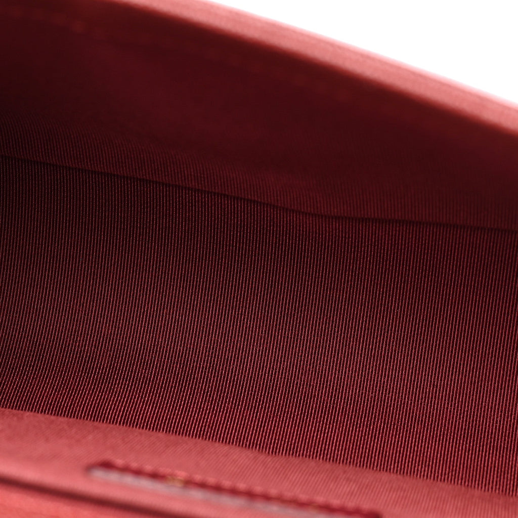 Caviar Quilted Medium Boy Flap Burgundy