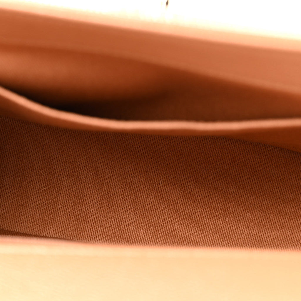 Caviar Quilted Medium Business Affinity Flap Brown