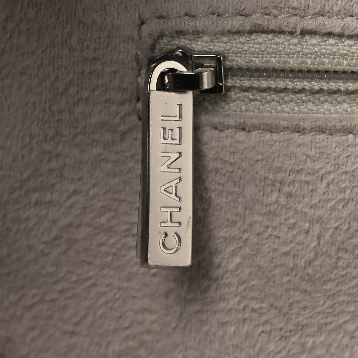 Caviar Medium Studded Deauville Tote Ivory