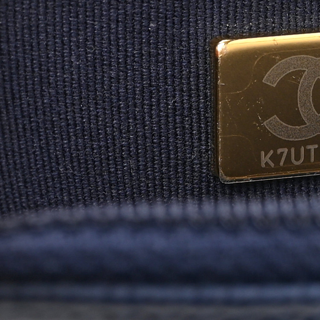 Caviar Quilted Crystal CC Wallet On Chain WOC Navy