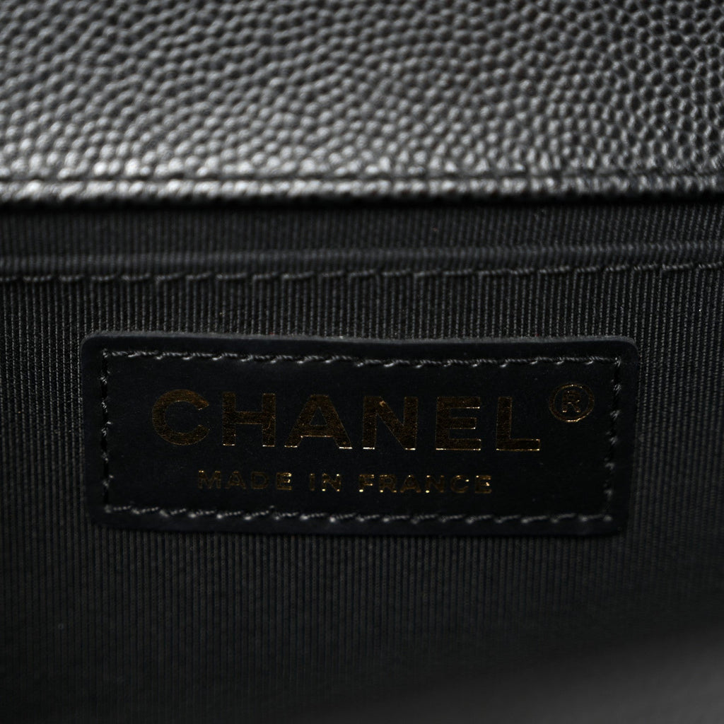 Caviar Quilted Medium Boy Flap Black