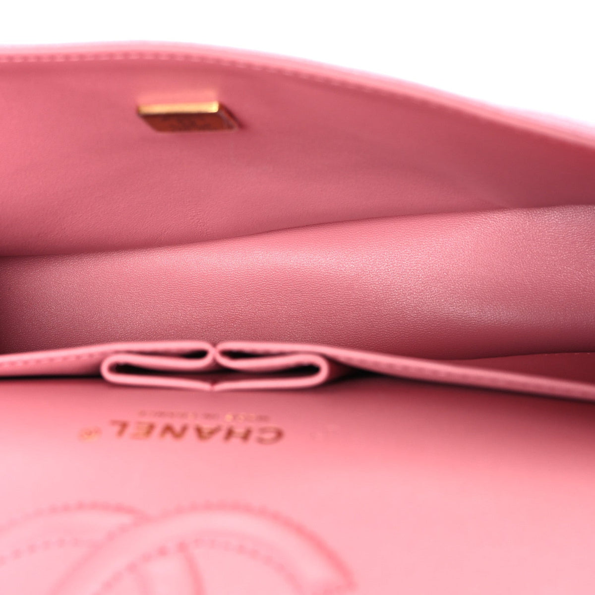 Iridescent Caviar Quilted Medium Double Flap Rose Pink