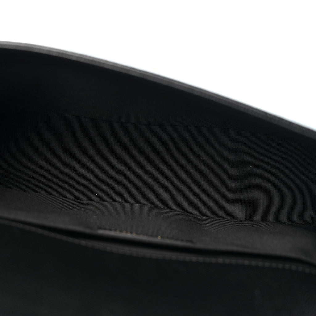 Caviar Quilted Medium Boy Flap Black